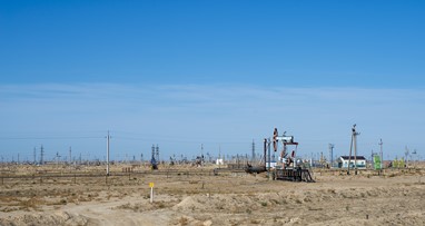Campo de poços de petróleo