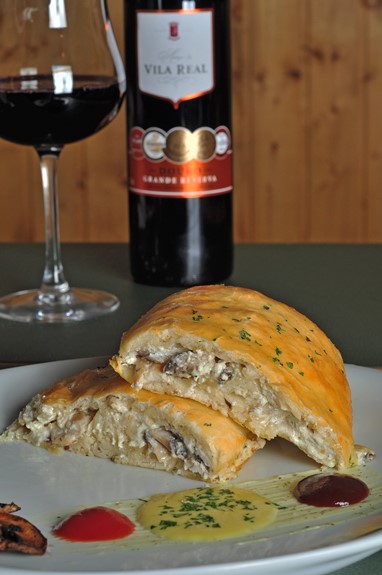 Gusto de frango e natas com cogumelos ©Maria Mattos