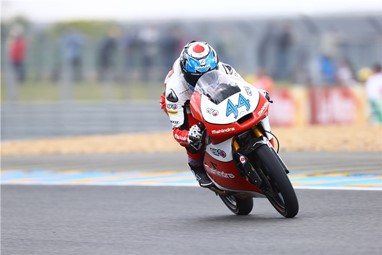 Miguel Oliveira é o primeiro piloto português de sempre a conquistar a pole position no MotoGP