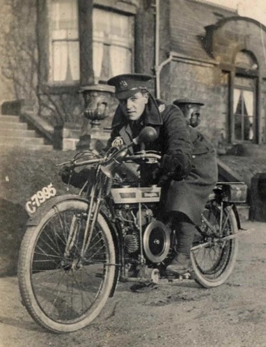 A marca britânica Douglas forneceu mais de 70.000 motos ao exército britânico durante a Grande Guerra