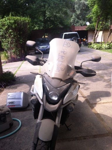 A Honda ficou bastante suja durante esta volta ao mundo