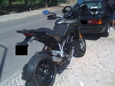 A Ducati Multistrada 1200 pode ser utilizada tanto na cidade como fora da estrada