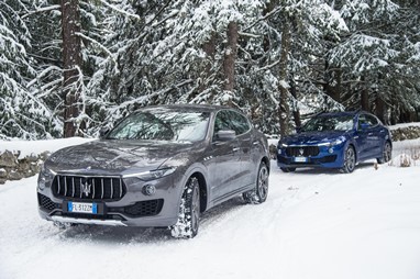Maserati Levante GranLusso and Maserati Levante GranSport off road em Courmayeur (Itália)
