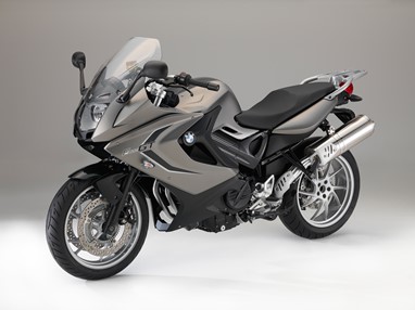 F800GT em Monolith metallic mate / Sapphire black metalizado