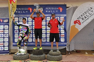 Pódio final Rally de Merzouga - Olivier Pain, Sam Sunderland e Hélder Rodrigues