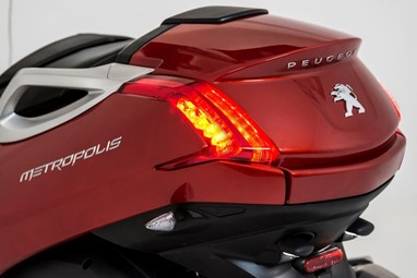 Metropolis 400i Vermelho