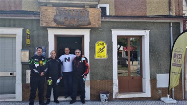 Com o Rogério Lima no Central Bar - V. N. Poiares