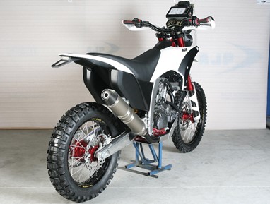AJP PR7