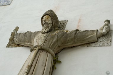 Convento Novo. Monumento a Fr. Martinho de Santa Maria_©Paula Benito