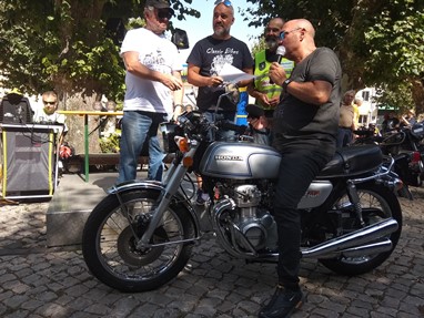 CB350-4 premiada