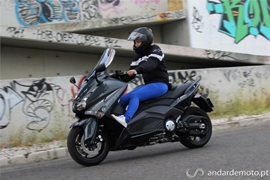 Yamaha TMAX 530, elegância e boa construção
