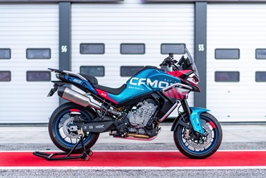 CFMoto 800MT R