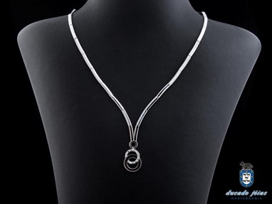 Colar em ouro 19,2K com brilhantes