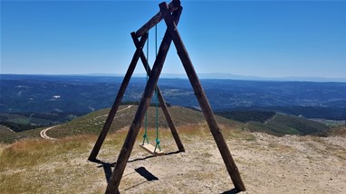 Miradouro e baloiço