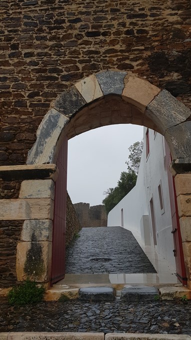 Alandroal - Uma das portas do Castelo