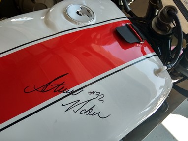 TZ750 assinada por Baker