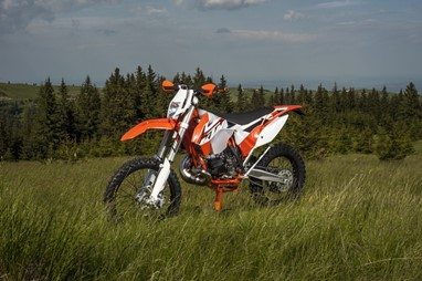 200 EXC - Fotografia Claudius Vasilescu