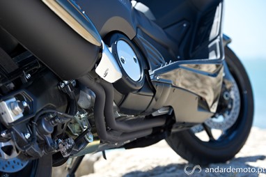 A Yamaha TMAX 530 ABS é atraente de todos os ângulos