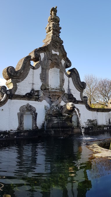 Casa do Ribeiro - Fonte