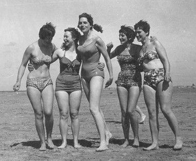1960 - em Scheveningen com as companheiras da WIMA.