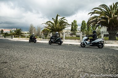 X-Max 250, J300 e Forza 300