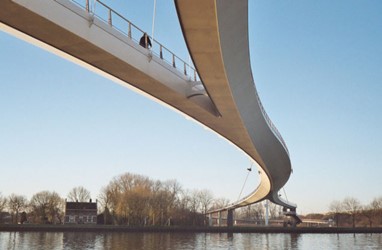 3 - Ponte de Nescio, Amesterdão, Holanda. A maior ponte ciclável da Holanda.