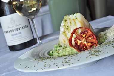 Risoto de bacalhau com grelos ©The Group Artcom