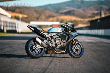 Yamaha YZF-R1M
