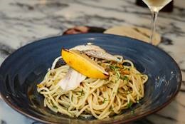 Spaghetti com Branzino e Vongole