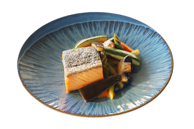 Salmao corado com batata doce e legumes