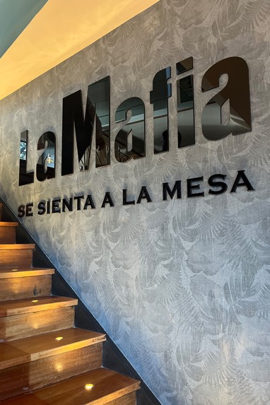 La Mafia se sienta a la mesa ©Maria Mattos