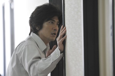 "Nobody to Watch Over Me" © 2009 FUJI TELEVISION NETWORK, NIHON EIGA SATELLITE BROADCASTING CORPORATION, TOHO