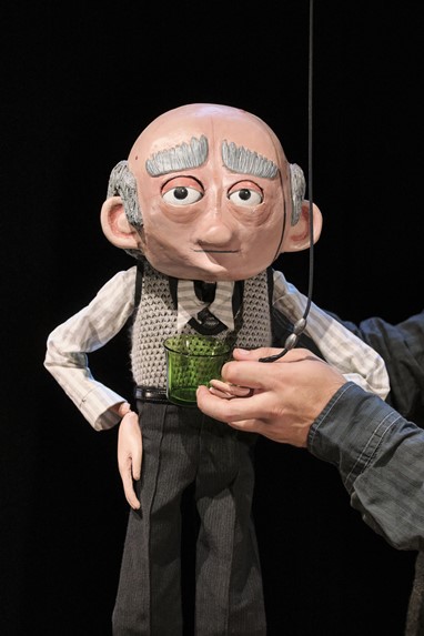 O Sr. Aníbal