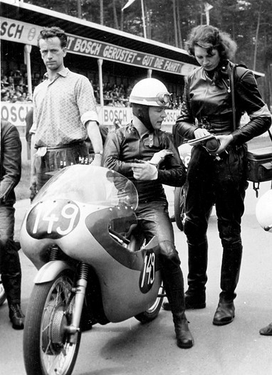 1961 - Entrevista a Ricardo Quintanilla piloto Bultaco em Hockeneim