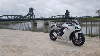 Ducati Supersport 950