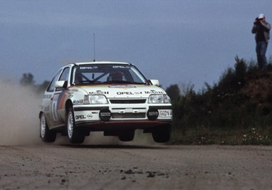 Kadett GSi - O Kadett GSi 16V obteve numerosas vitórias na categoria de duas rodas motrizes