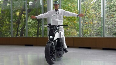 Primeiro protótipo do Honda Riding Assist