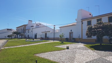 Flor da Rosa - casario típico.jpg