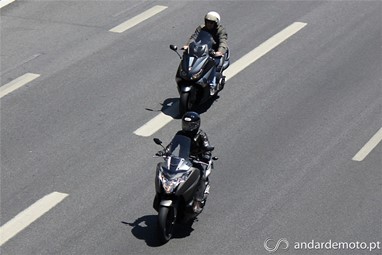 Apetece circular com ambas: Honda Integra 750 e Yamaha TMAX 530