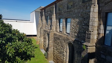 Mosteiro de Flor da Rosa - pormenor da renovação.jpg