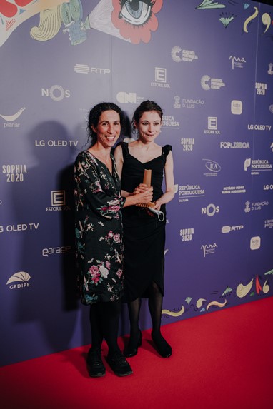Leonor Noivo e Patrícia Guerreiro (vencedoras da categoria Melhor Curta-Metragem de Documentário com o filme Raposa