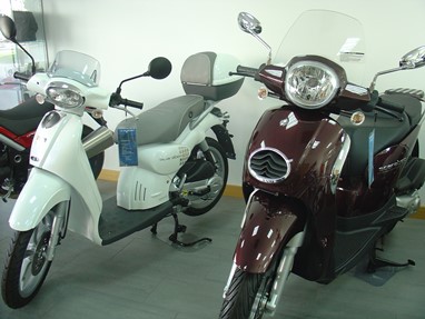 Scooters Scarabeo são famosas pela suas rodas altas