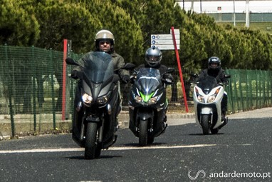 X-Max 250, J300 e Forza 300