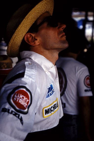 Niall MacKenzie segue os treinos