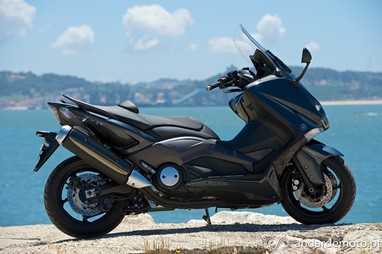 Yamaha TMAX 530 ABS: elegante e embora clássica, de uma beleza extraordinária 