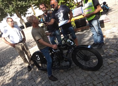 A AJS de corrida