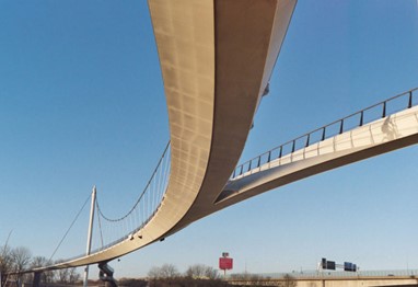 3 - Ponte de Nescio, Amesterdão, Holanda. A maior ponte ciclável da Holanda.