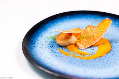 Pudim Abade de Priscos com gelado de vinho do Porto