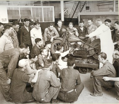 Imagem de uma formação na Harley, cerca de 1930