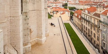Terraços do Carmo - Prémio Valmor e Municipal de Arquitetura 2015